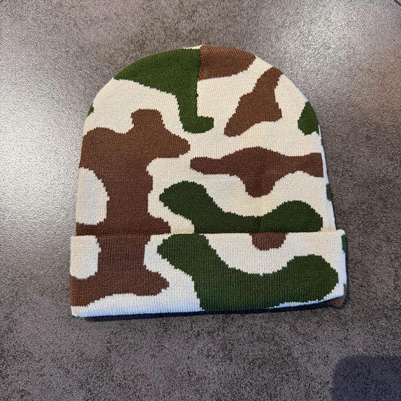 Autumn and Winter Camouflage Giraffe Pattern Knitted Cold Hat, Crimped Warm Wool Hat Men's and Women's Street Trend Pullover Hat