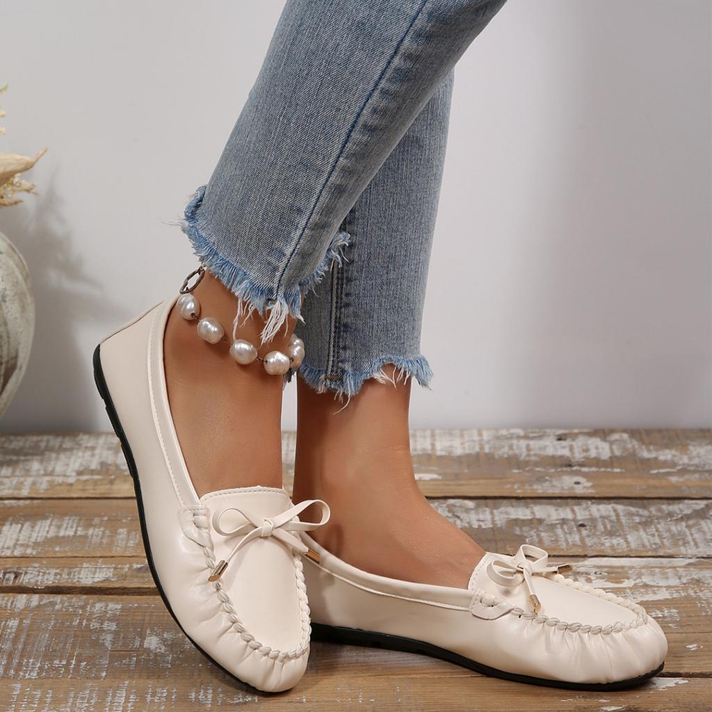 Women’s Soft Sole Flat Moccasin Loafers Slip-On Casual Comfort Shoes with Bow Detail for Everyday Wear