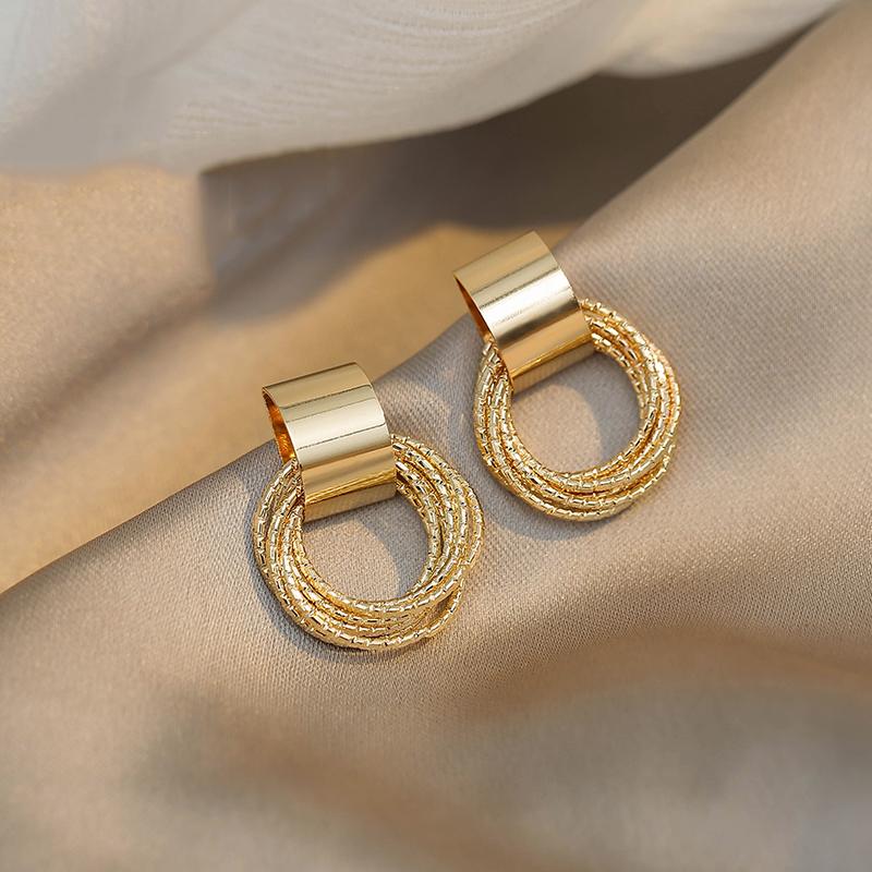 

JWER Trendy Simple Copper Color Hoop Earrings For Women Girl Circle Round Minimalist Earrings Party NEW C-shape Zircon Gifts