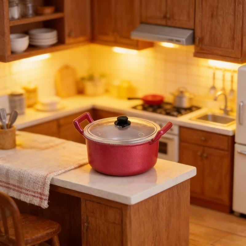 1Pcs Dollhouse Kitchen Utensil Cooking Ware Play Kitchen Toy Mini Double Ear Red Soup Pot With Lid Doll House Accessories
