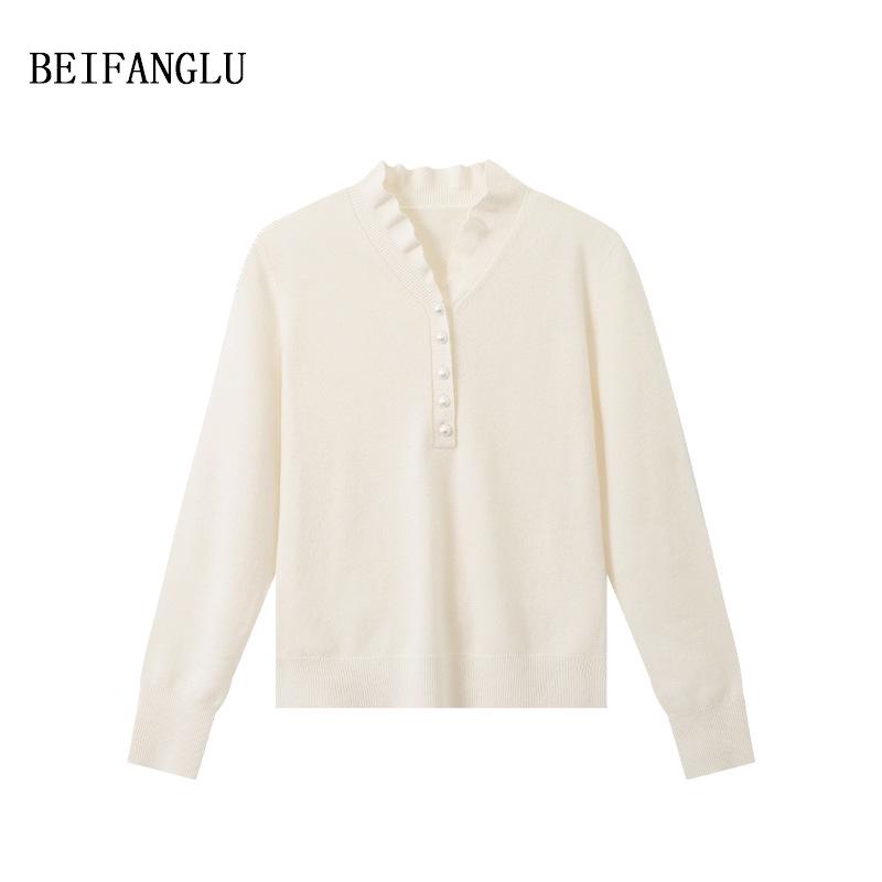 Northern Deer Elegant French Wool Knitwear with Ruffle Lace Collar for Women