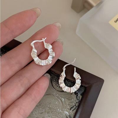 Irregular Pleated Texture Ear Buckle Niche Design Women's Light Luxury Fashionable Earrings Simple Temperament Earrings
