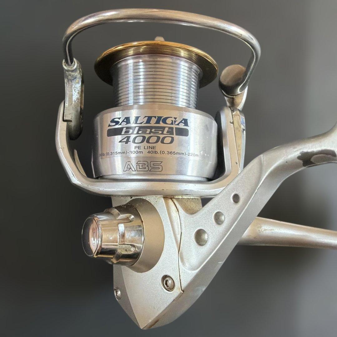 Used DAIWA SALTIGA Blast 4000 spinning reel
