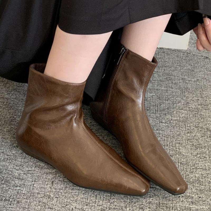 

2025 autumn and winter new retro wedge heel short boots simple rear zipper small leather boots British fashion boots Martin boots women 39