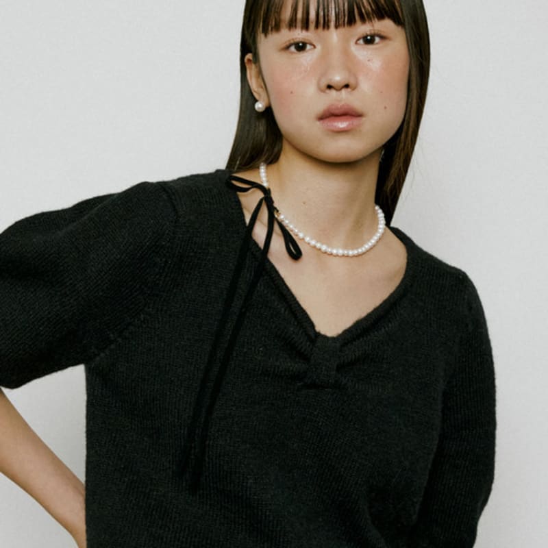 Lucirzu Ribbon Tail Pearl Necklace (Mat Velvet)