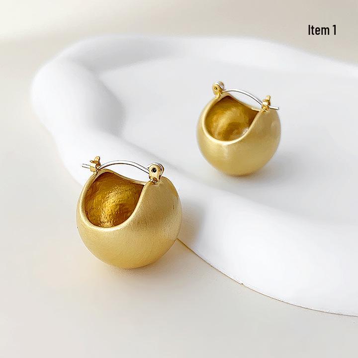 Savi Blogger Silver Brushed Metal Ball Earrings for Cold Wind Temperament