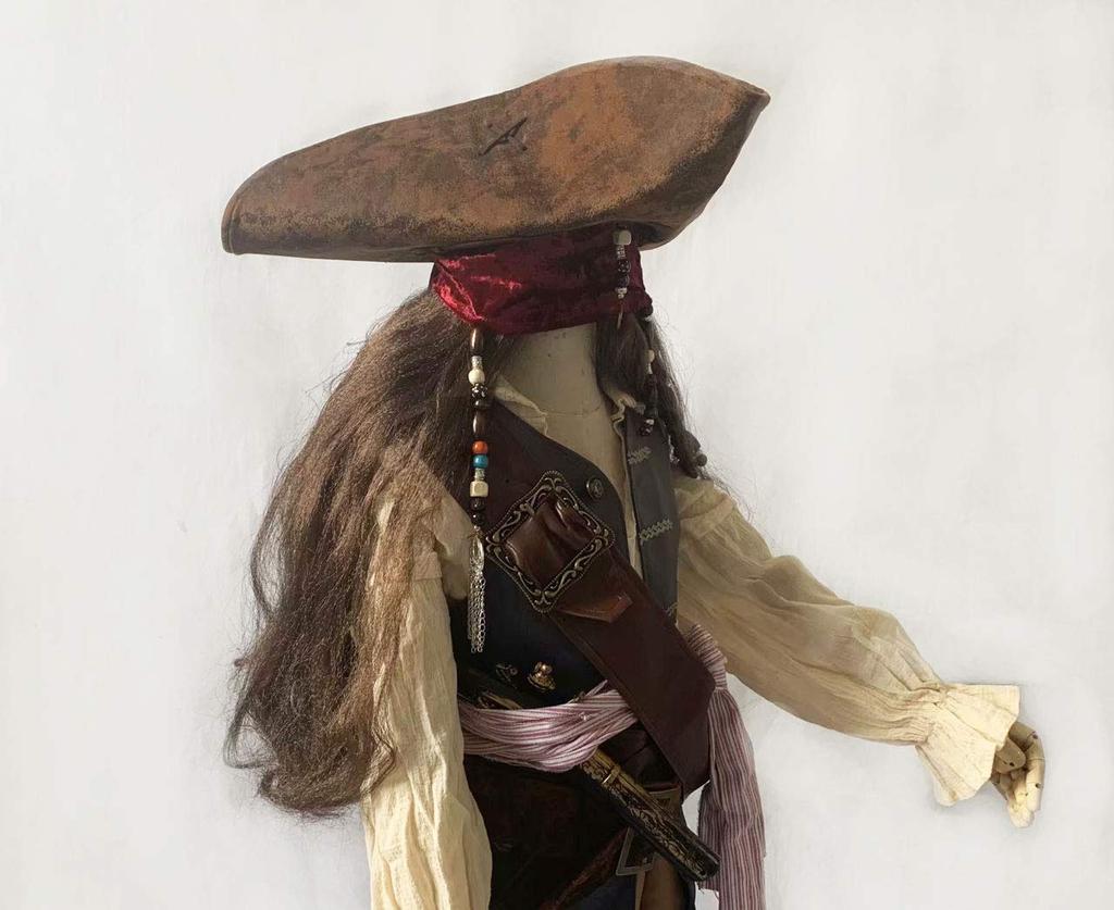 [fun costumes] Pirates of the Caribbean Jack Sparrow Complete Cosplay Costume Set (Hat, Wig, Beard) for Kids (Height 110-124cm)