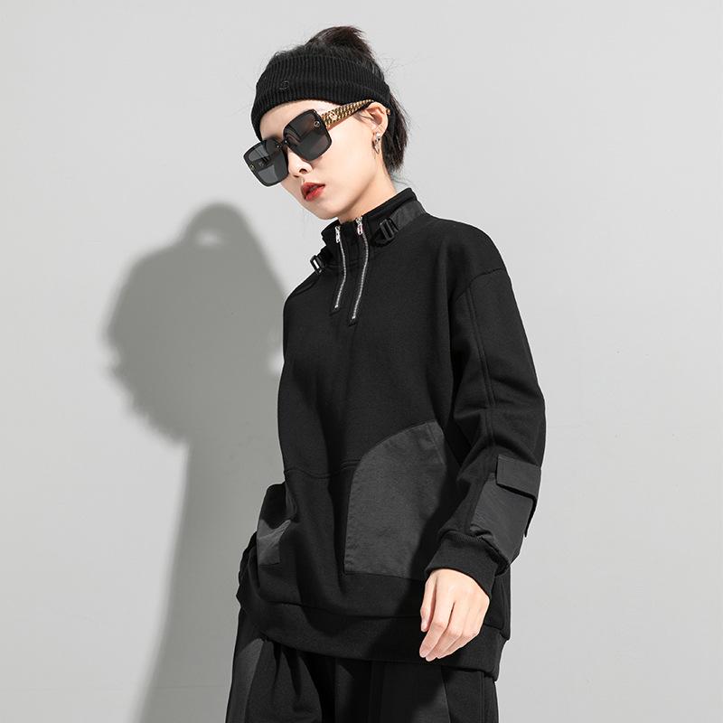 Black Street Style Slimming Pullover with Patch Pockets