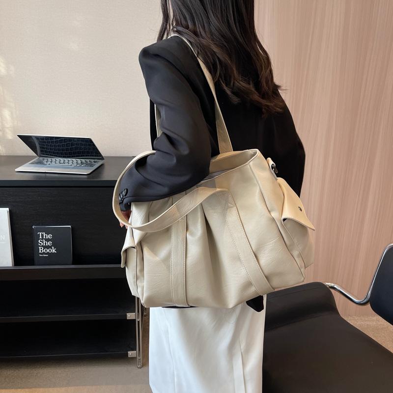 Large capacity tote bag 2025 new casual versatile foreign style shoulder messenger women's bag simple retro bag