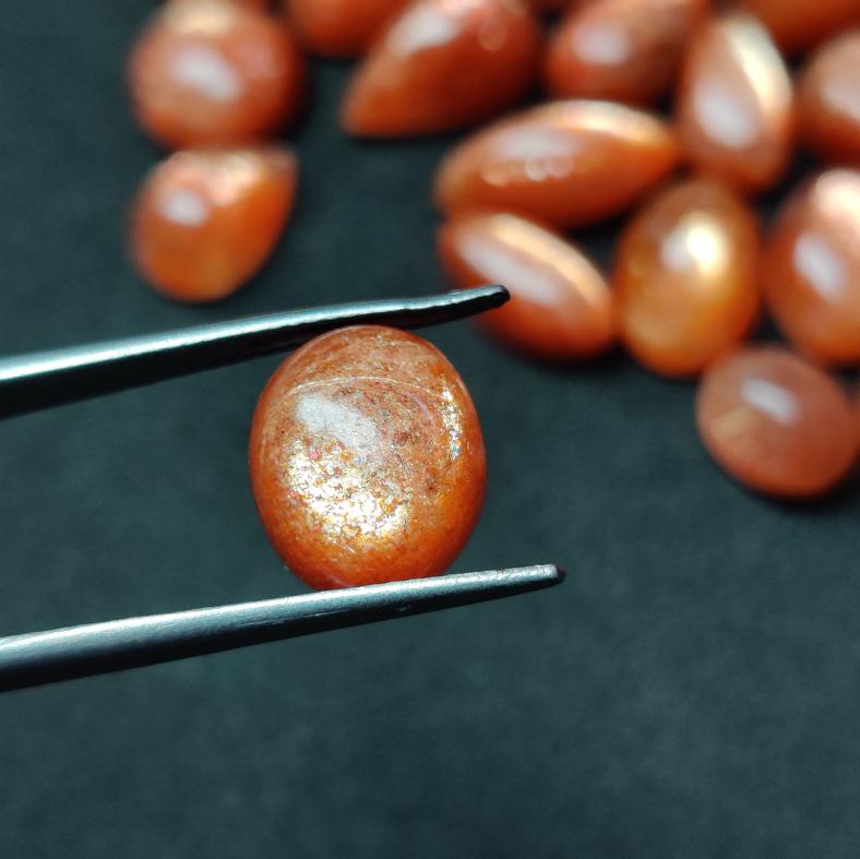 Přírodní ručně leštěný kabošon ze slunečního kamene, kabošon ze slunečního kamene, mix velikostí, drahokam kabošon, várka slunečního kamene, sluneční kámen ohnivý kámen,