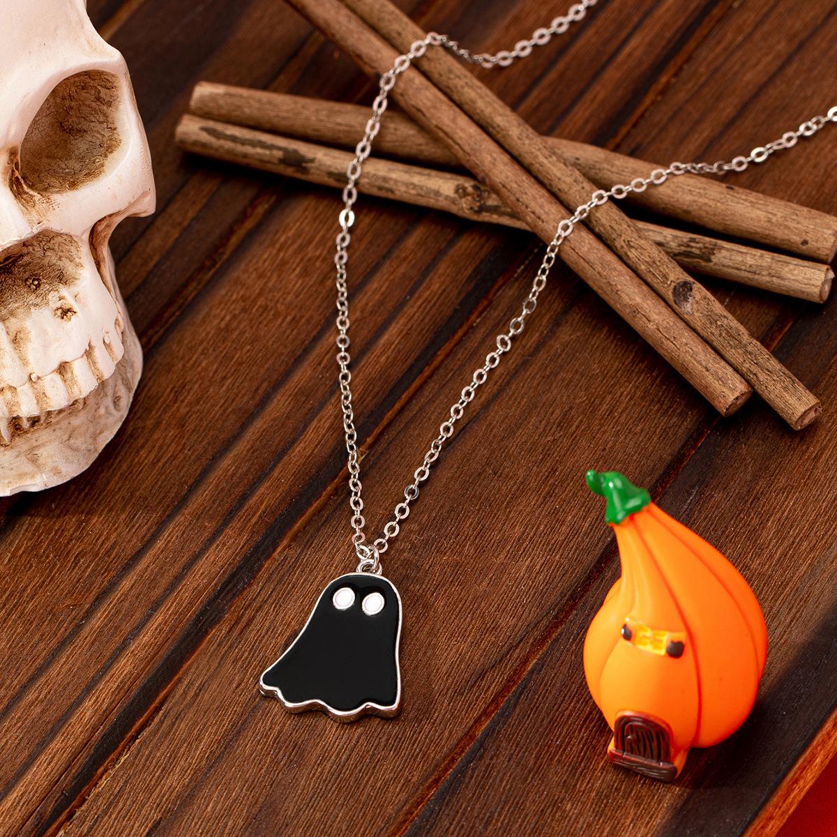 

Trendy Halloween Ghost Pendant Necklace for Women - Stylish and Unique Enamel Design чорний