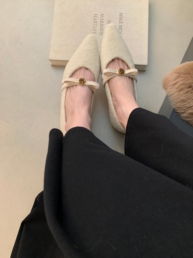 Xiaoxiangfeng pointed head inner height increase fluffy shoes women wear in winter with velvet Mary single shoes cotton ladyshoes