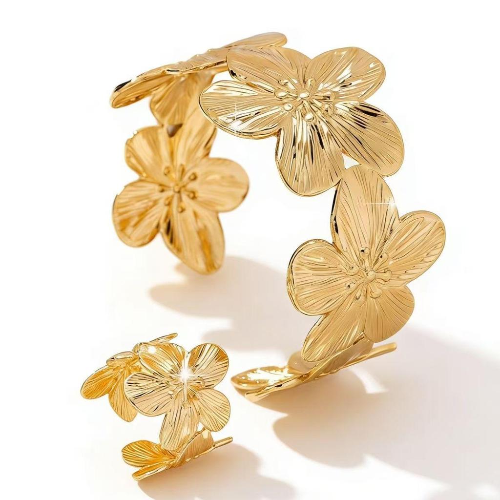 Elegant 2-Piece Flower Bracelet and Ring Set: Adjustable, Textured Design