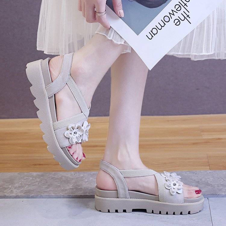 Letní sandály dámské vílí styl ke všemu síťová červená ins móda květina silná podrážka římské dámské boty