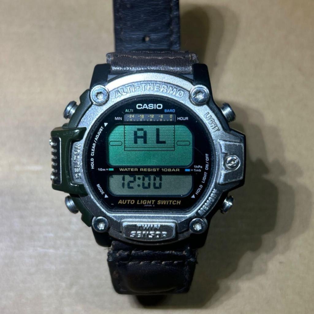 Used CASIO Pro Trek ALTI-THERMO TWIN SENSOR Casual Men's Watch Battery New