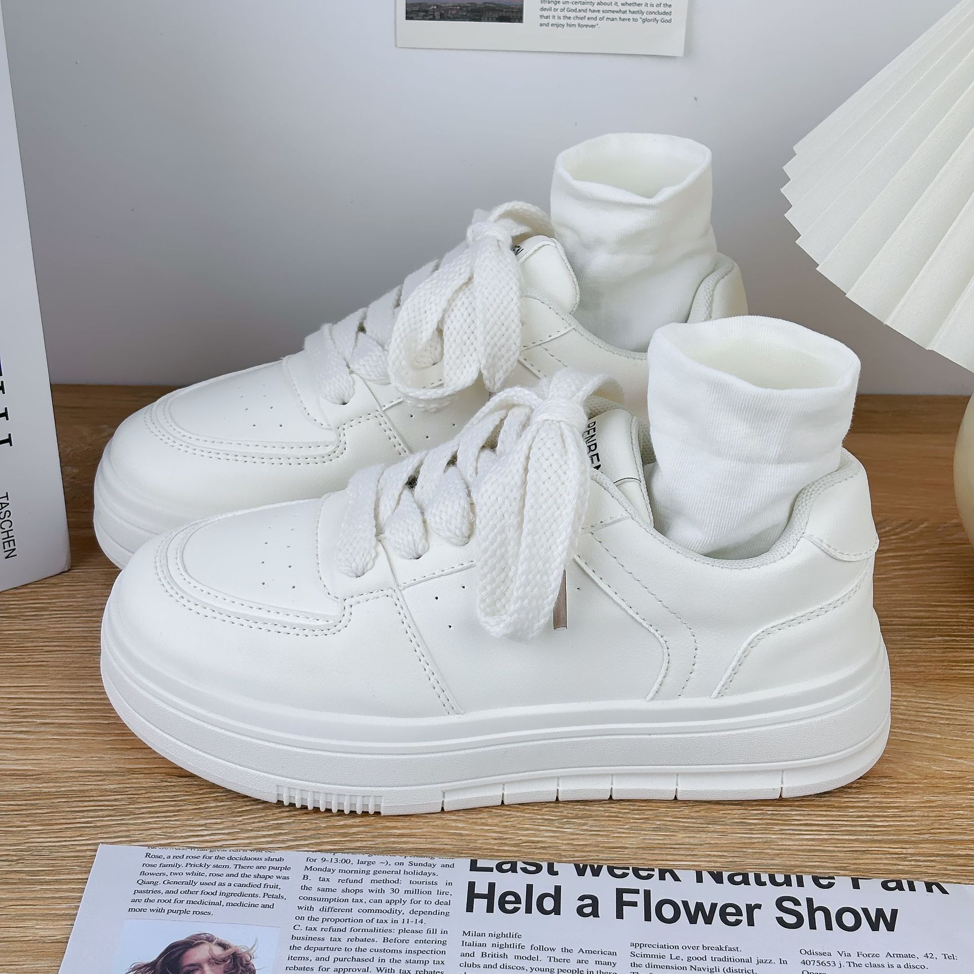 

High-end little white shoes women s shoes 2025 summer new popular versatile thick-soled breathable casual board shoes sports shoes 35