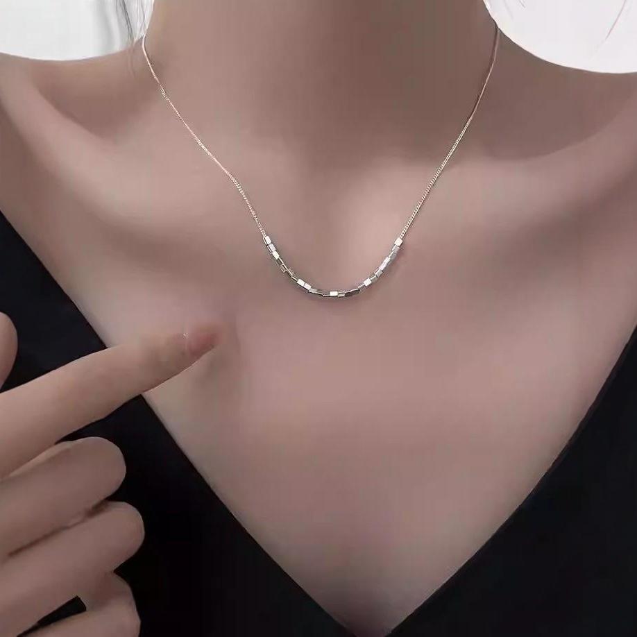 Geometric Small Square Necklace Hong Kong Style Light Luxury Niche Simple Collarbone Chain Xiaohongshu Recommended