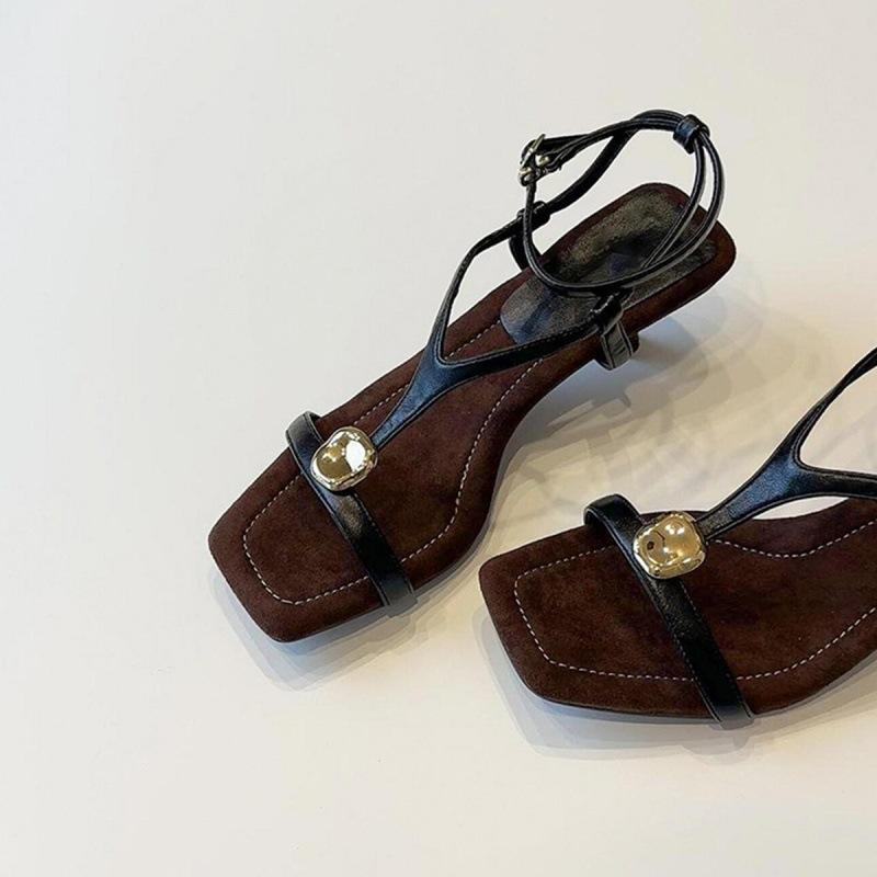 Sheepskin version~ retro leather outer wear summer Roman shoes fairy fairy wind metal word with square head high heel sandals