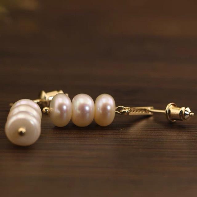 Natural Strong Light Freshwater Pearl Stud Earrings Slightly Inlaid with Rhinestones 925 Silver Needle Earrings Elegant Versatile Earrings Classic Wo