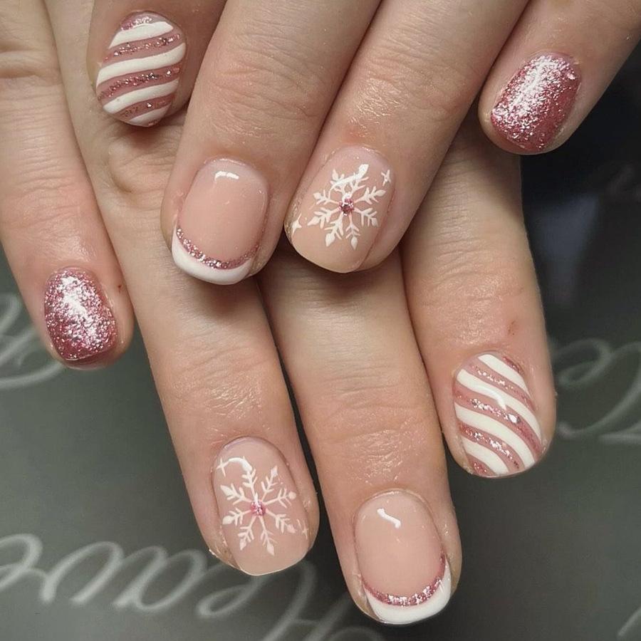 24Pcs Christmas French Press On Nails Snowflake Glitter Pink Short Full Cover False Nail Tips