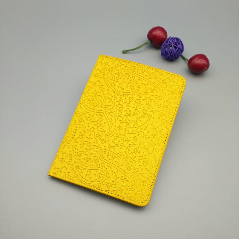 Travel Essentials PU Leather Passport Holder with Waterproof Features and Card Slots