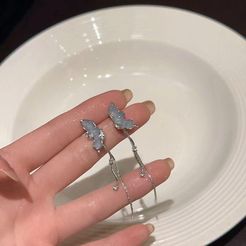 111 Silver Needle Blue Crystal Butterfly Tassel Premium Earrings New Cold Wind Delicate Earrings Smart Earrings