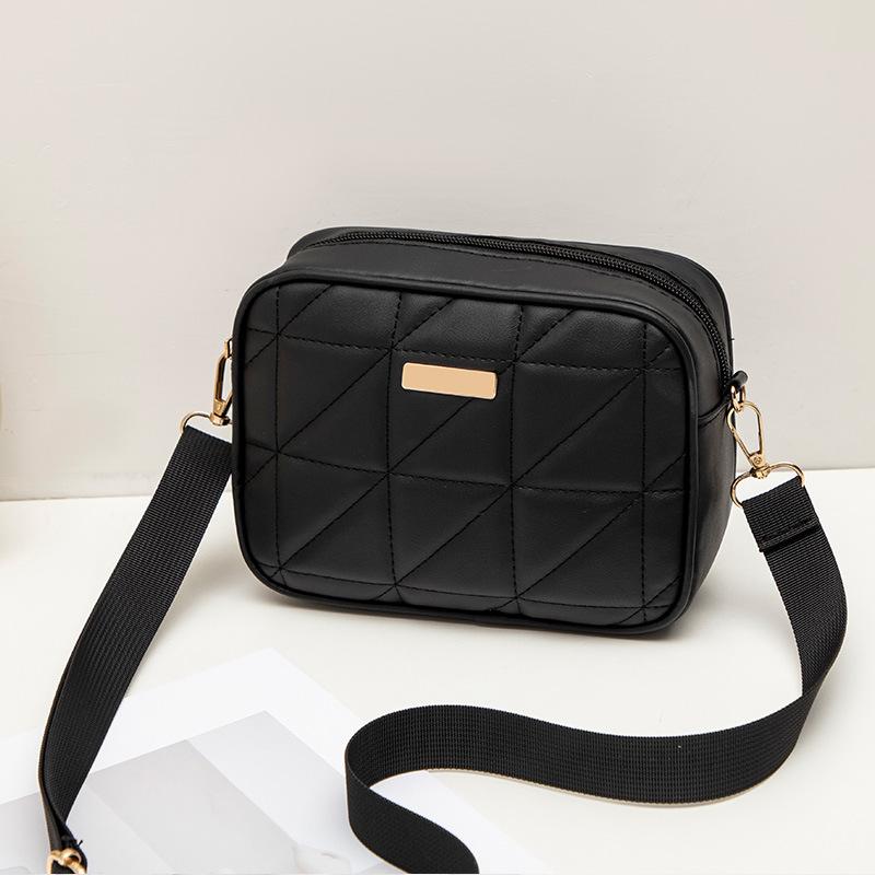 

Fashion embroidered women s bags Trend camera bags Small square bags One shoulder messenger bags Guangzhou small bags wholesale чёрный