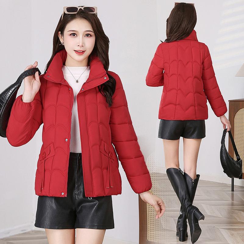 Short down cotton-padded clothes for women's new fashion small cotton-padded jackets, thickened thermal cotton-padded jackets, jackets and tops.