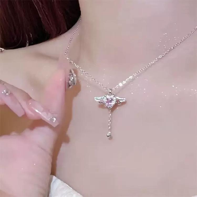 Elegant Heart With Wing Necklace In Shining Zinc Alloy Design Fashion Accessory Gift Perfect For Romance Presents