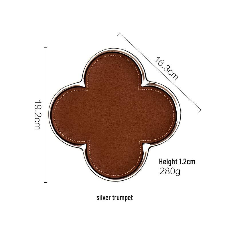 Konishi Ceramic Four-Leaf Clover Storage Plate