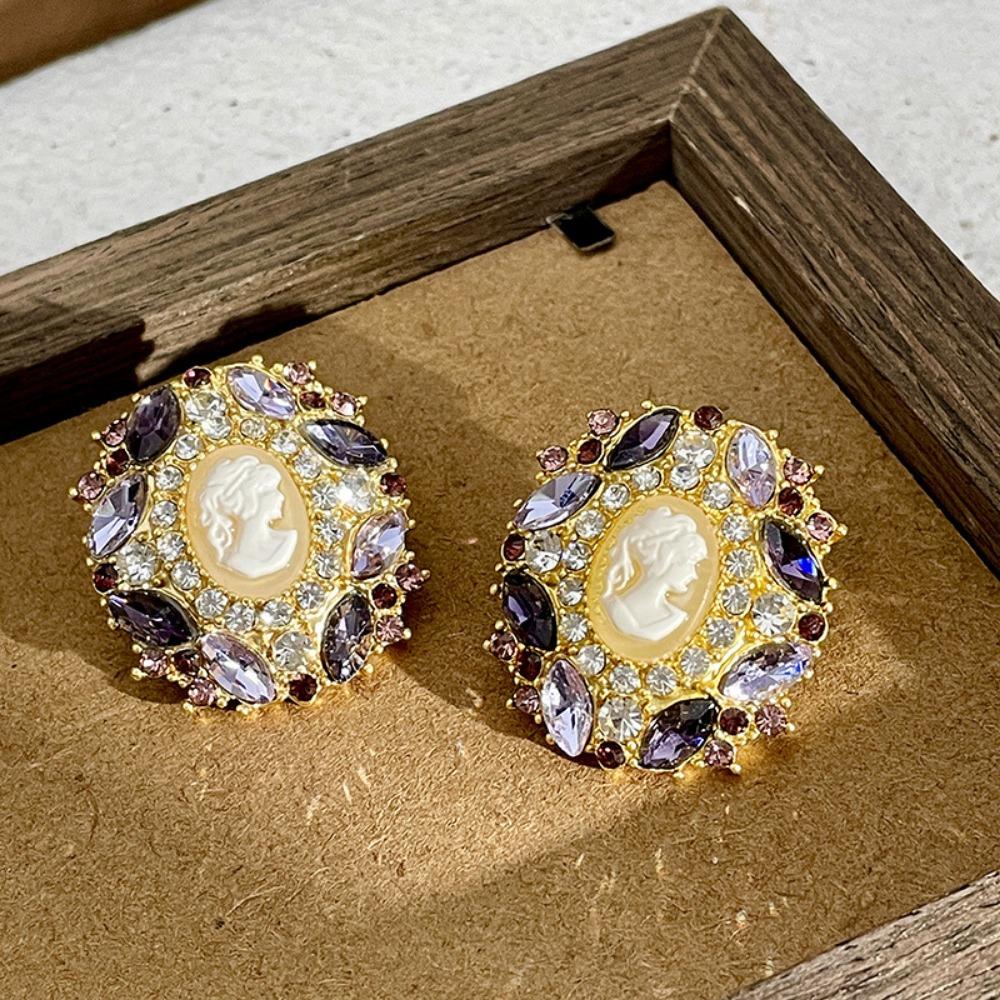 Medieval Earrings Palace Style Queen's Head Flashing Zirconium Earrings Retro Oval Earrings