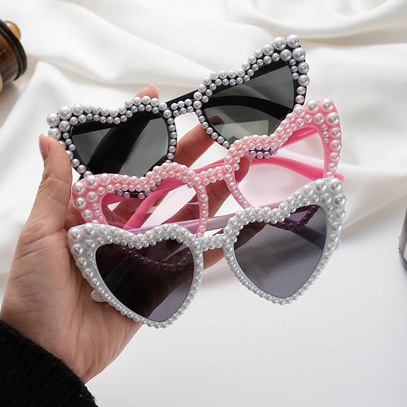 2025 Heart-Shaped Pearl Sunglasses: European & American Fashion for Women