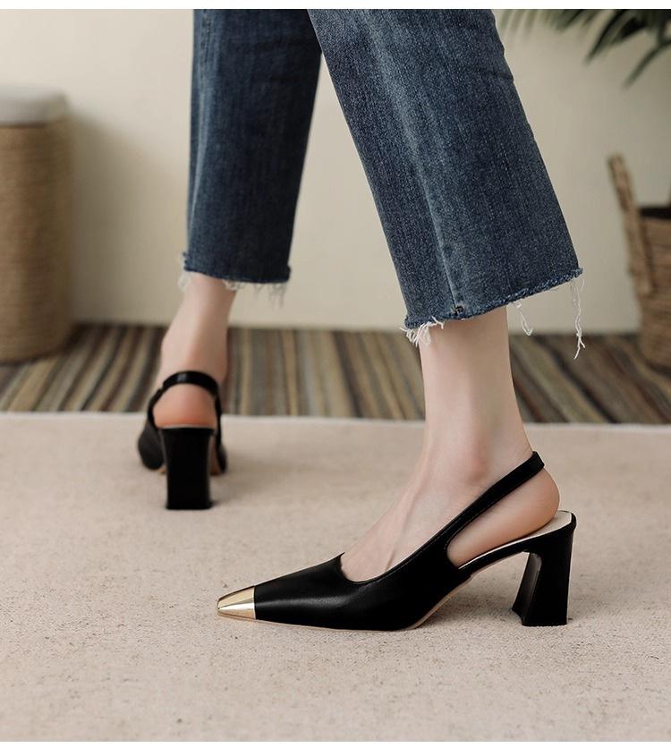 

Французские сандалии с закрытым носком женские летние с юбкой остроносые на высоком каблуке толстый каблук пустой дизайн корейская версия профессиональные одинарные туфли 42 чёрный