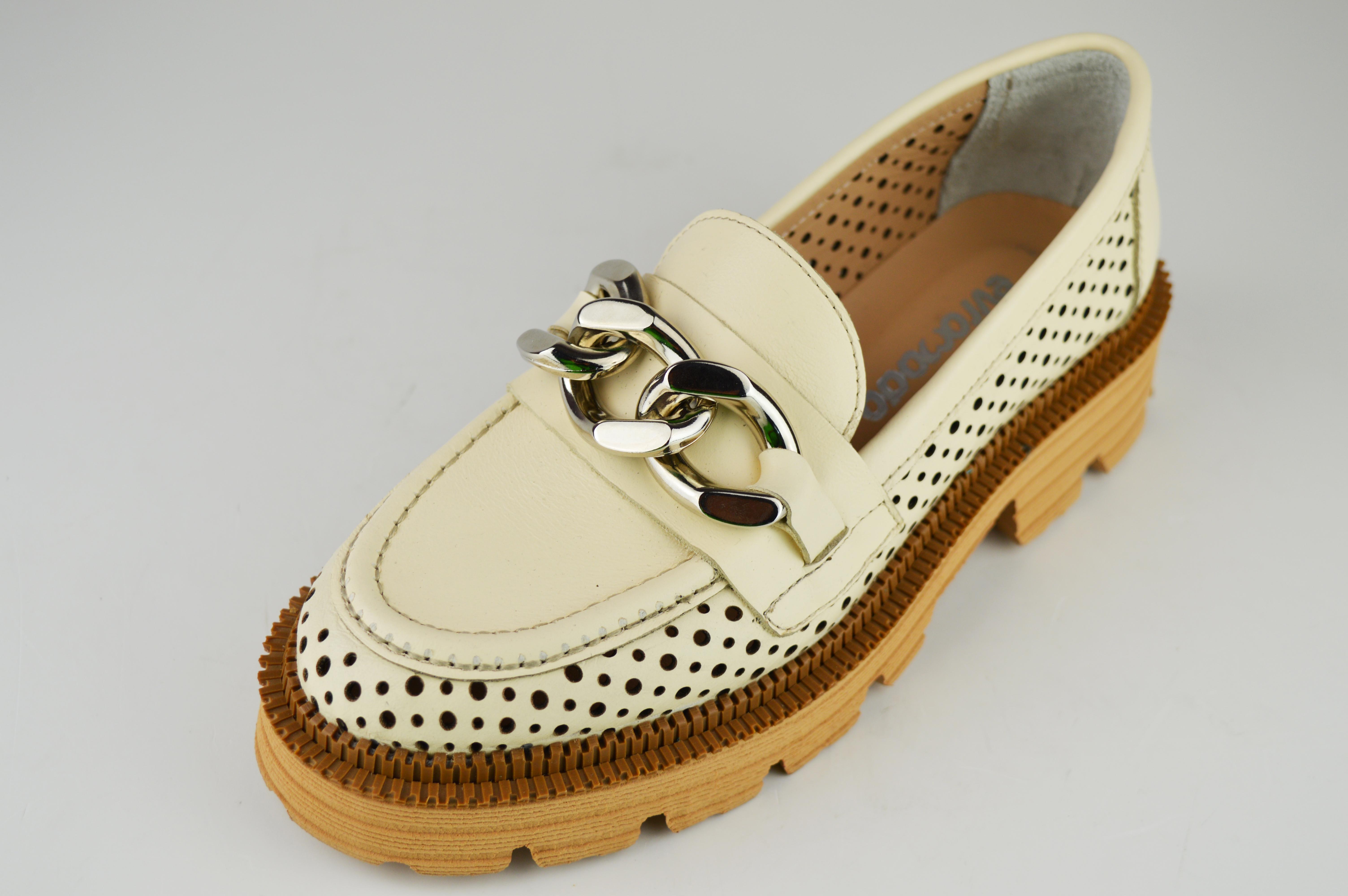 

Перфоровані туфлі з ланцюгом Evromoda 145 36 Бежеві шкіра 39 бежевий