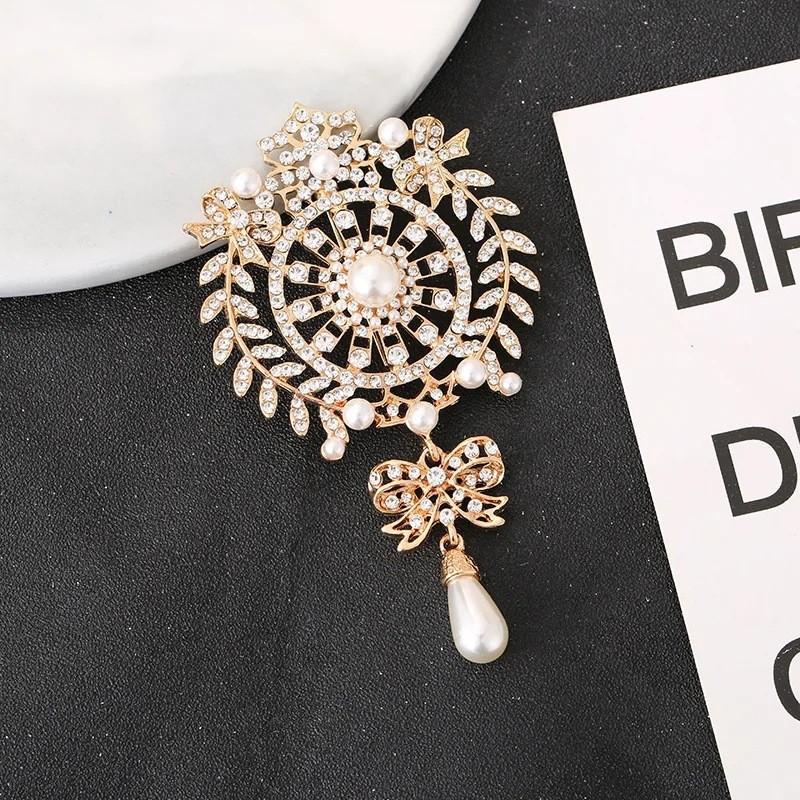 Fashionable Vintage Feng Shui Crystal Brooch, Alloy Inlaid with Rhinestones, Colored Pendant, Brooch, Clothing Accessory