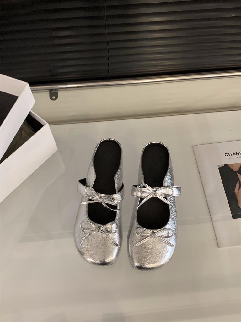 Innenhöhe erhöhen Retro Wildleder Schleife Tasche Kopf halbe Pantoffeln Damenschuhe tragen neue silberne Einzelschuhe