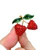Broche fraise incrustée de diamants, broche femme haut de gamme, épingle anti-lumière, accessoires haut de gamme, accessoires vestimentaires