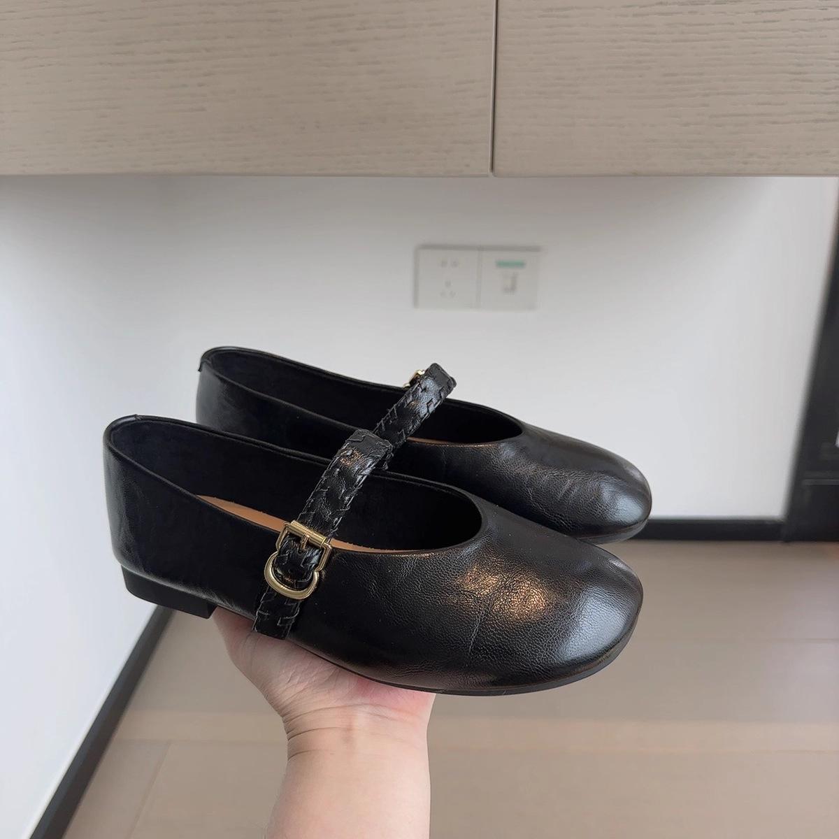 

Shallow mouth with Mary Jane shoes women s new retro versatile skirt flat-soled small leather shoes 35 чёрный
