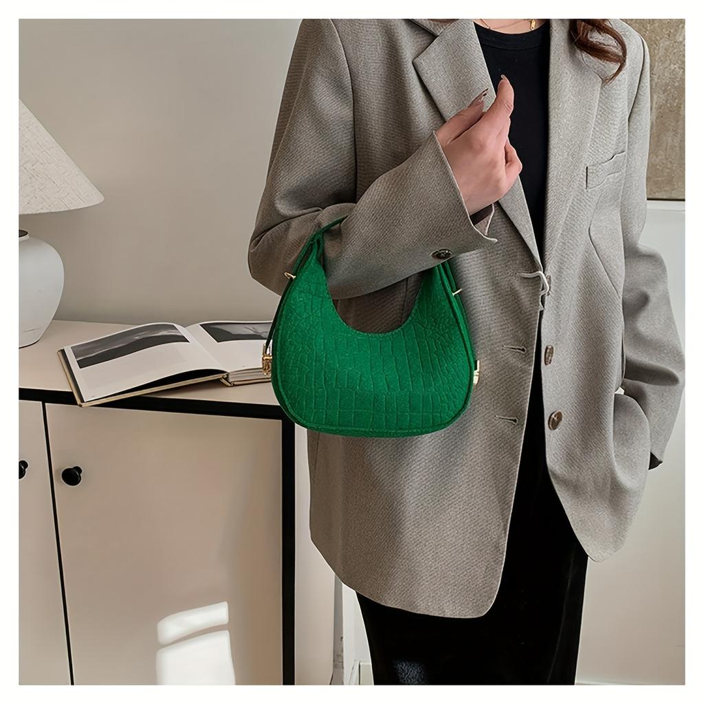 Stylish Felt Handbag for Women Chic Single Underarm Dumpling Handbag with Golden-Tone Hardware, Textured Design, Zip Closure, Polyester Lining