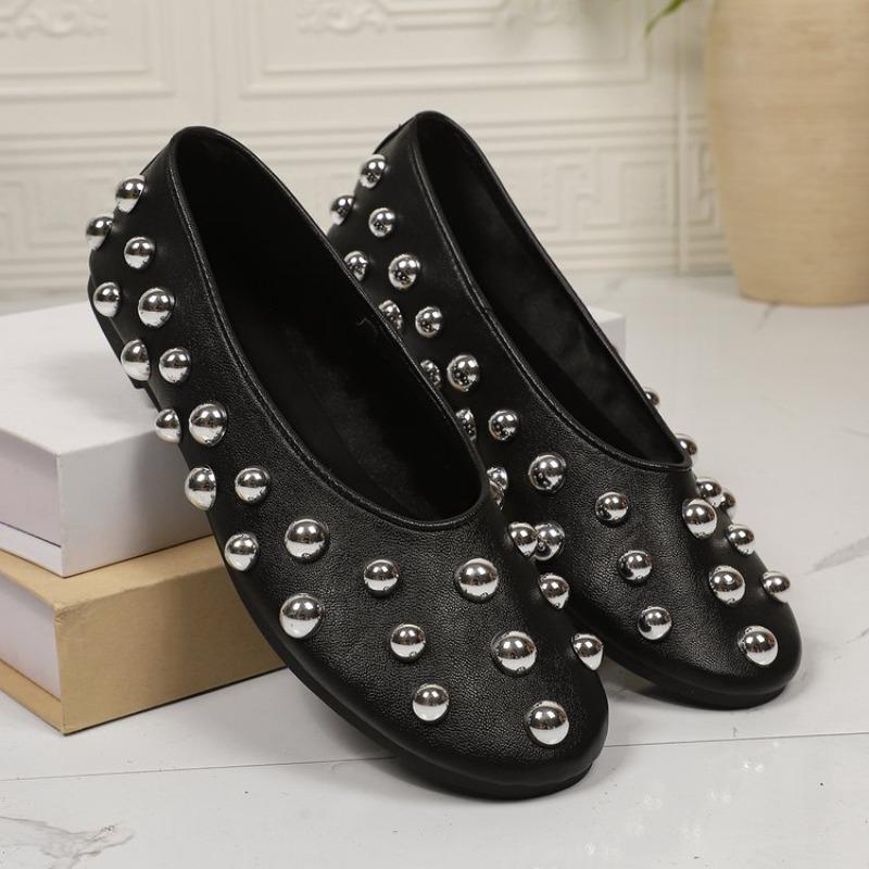 Fashion Women's New Rivet Single Shoes Fashion Round Toe Shallow Mouth Soft Sole Soft Leather Non-slip Flat Plus Size Shoes