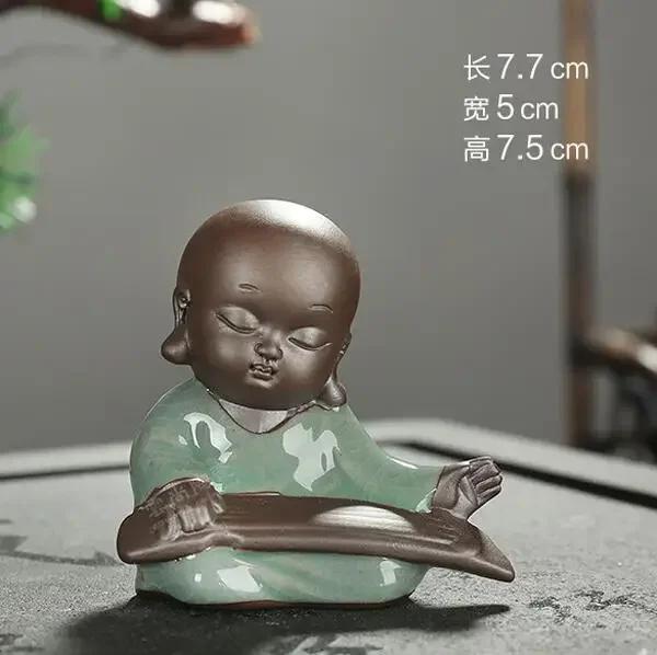 F Kreatywny Butik Uśmiechnięty Budda Zwierzak Herbaciany Ceramiczne Ozdoby Szalonego Mnicha Figurki Kung Fu i Mini Umeblowanie Domu Dekoracja Biura