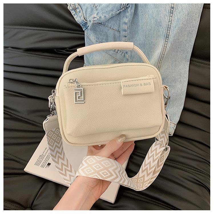 

Summer fashion niche handbag women s 2025 new trendy broadband messenger bag foreign style shoulder small square bag бежевый