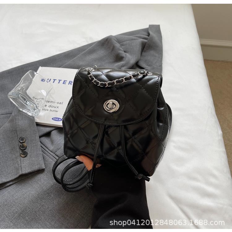 Summer Foreign Style Chain Backpack Bag 2025 New Korean Version Ins Travel Small Backpack Niche Design Shoulder Bag