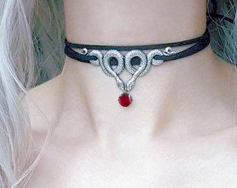 

Вінтажне намисто з підвіскою у вигляді змії для чоловіків і жінок, модна готична біжутерія, химерна релігійна, подвійний ланцюжок-чокер, одна штука