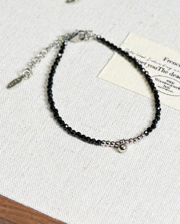 

Элегантное титановое стальное колье с черным шпинелью, пресноводным жемчугом и бусинами - Универсальный и простой дизайн