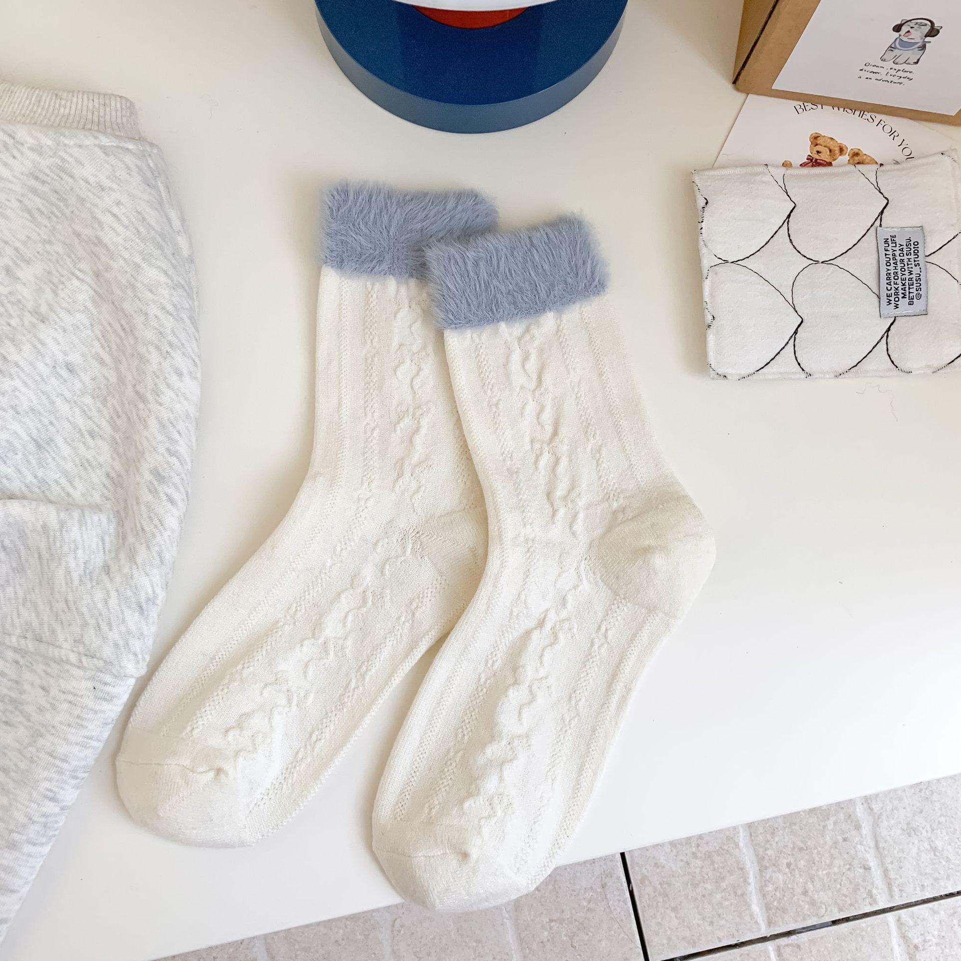 Flower Field Rabbit Gray And Blue Combination Medium Tube Socks Puppy Fashion Cloth Label Socks Warm Wool Socks One size fits all