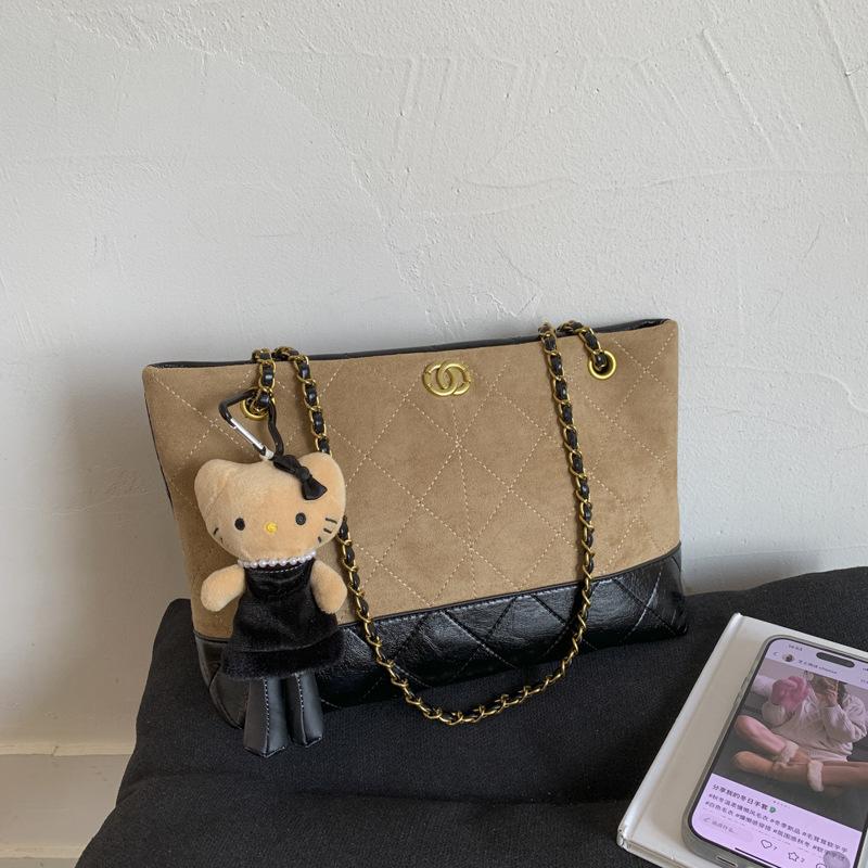 Tote Bag 2025 New Small Fragrant Style Retro Wandering Commuting Large Capacity Chain Underarm Commuting Versatile Suede Bag