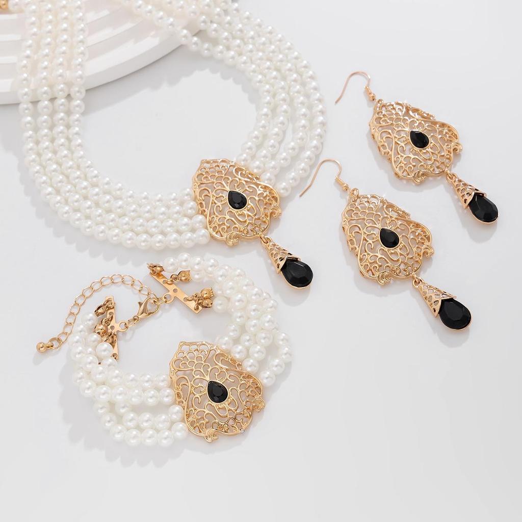 "European-American Square Rhinestone & Pearl Beaded Choker Necklace Set”