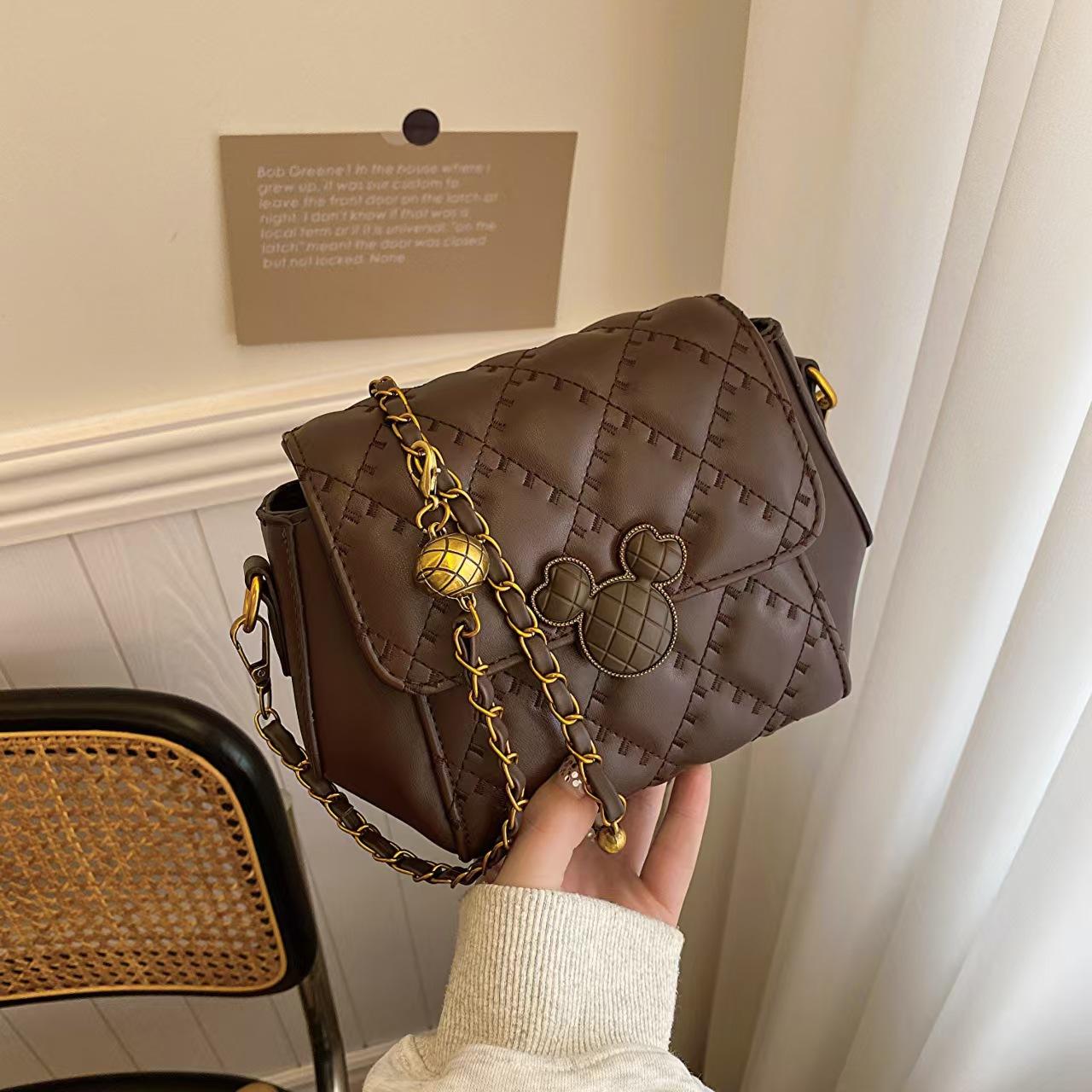 

Ромбовидная вышивка Нить Ретро Тренд Мода Цепочка Сумка-мессенджер Супер Огонь Маленькая Квадратная Сумка темно-коричневого