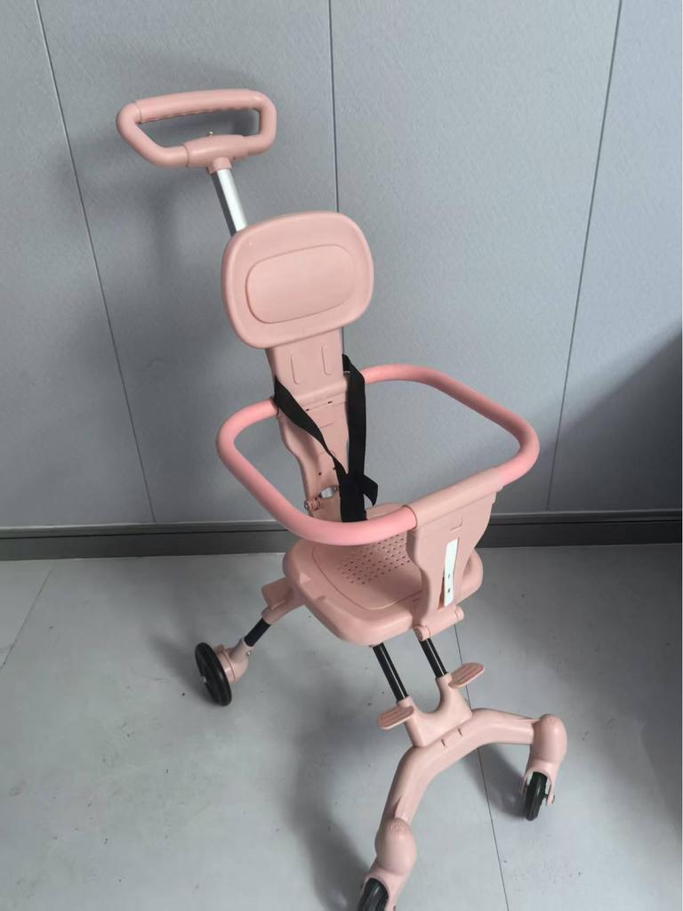 Lehký skládací pohodlný kočárek - Obousměrný čtyřkolový design pro kojence a děti